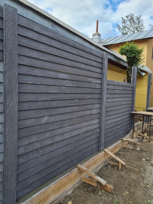 Gard beton plăci și stâlpi