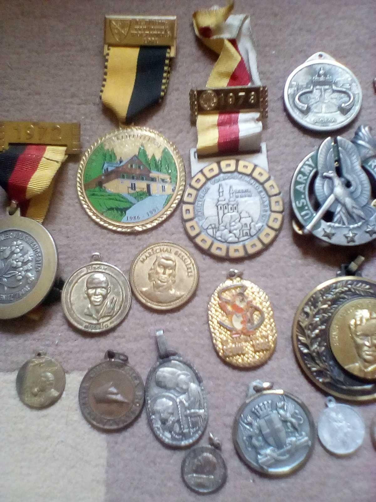 Medali Și Embleme