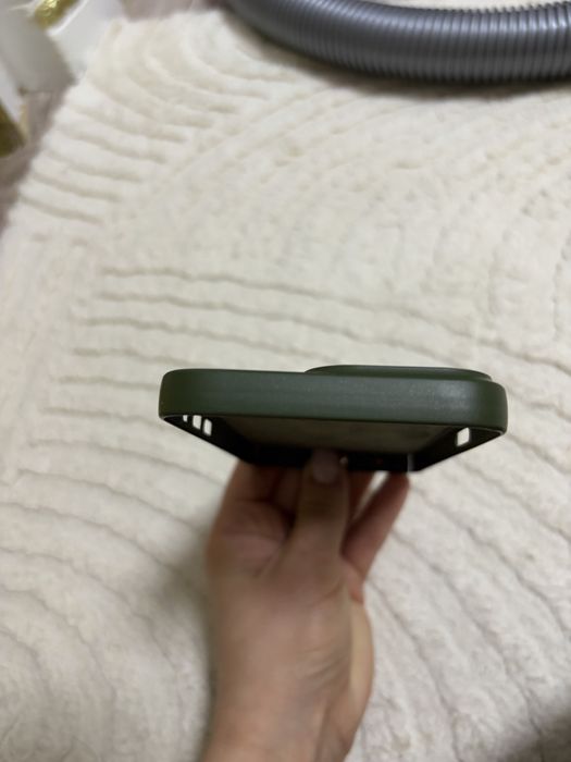 Vand Husa iphone 13
