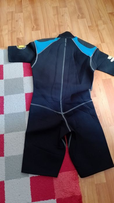 Costum înot , scufundări