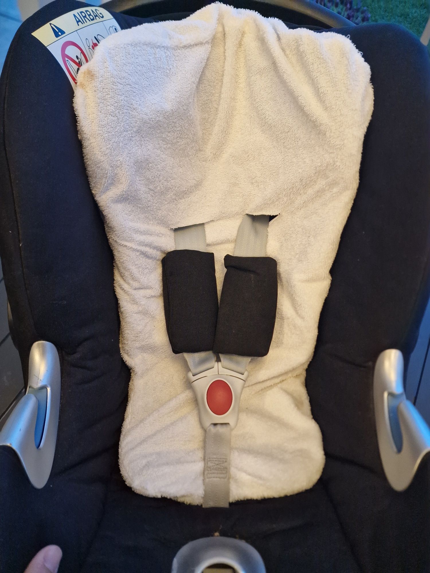 Scoica auto Cybex Aton Q negru cu husa vara cadou