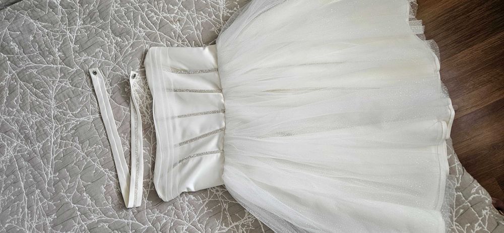 Продавам рокля Boutique Cocoon