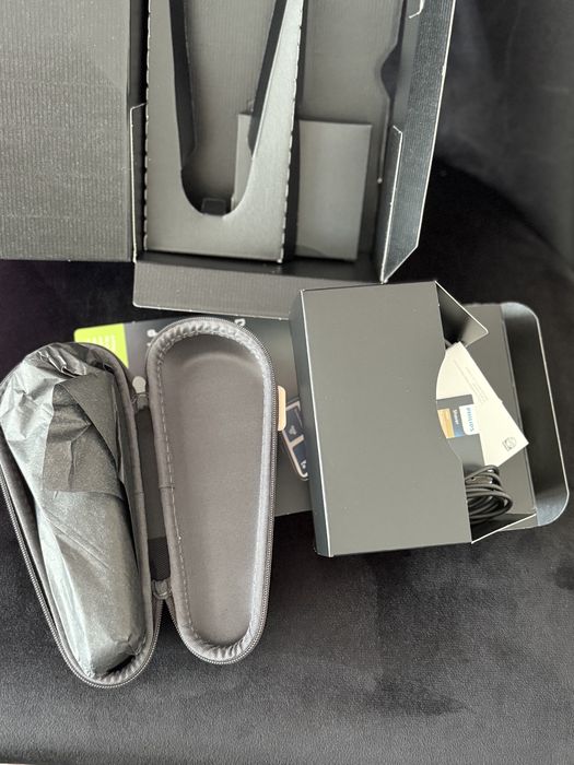 Aparat de ras Philips I9000 Prestige