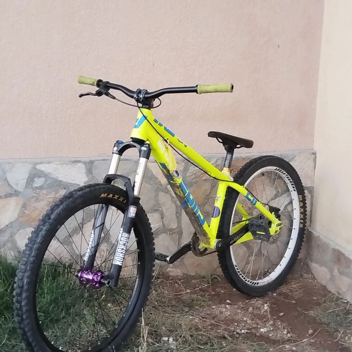 Drag C2 custom dirt jump