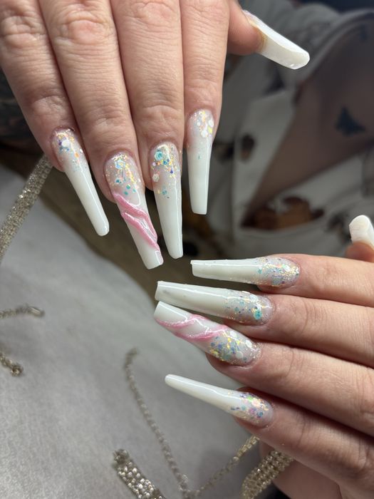 Aplic Unghii cu gel la preturi extrem de bune !