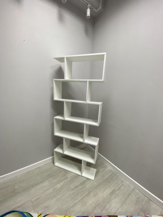 Полка белого цвета