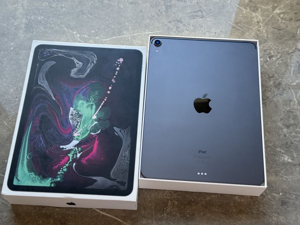 iPad Pro 11" 1st Gen 256GB WiFi като НОВ!