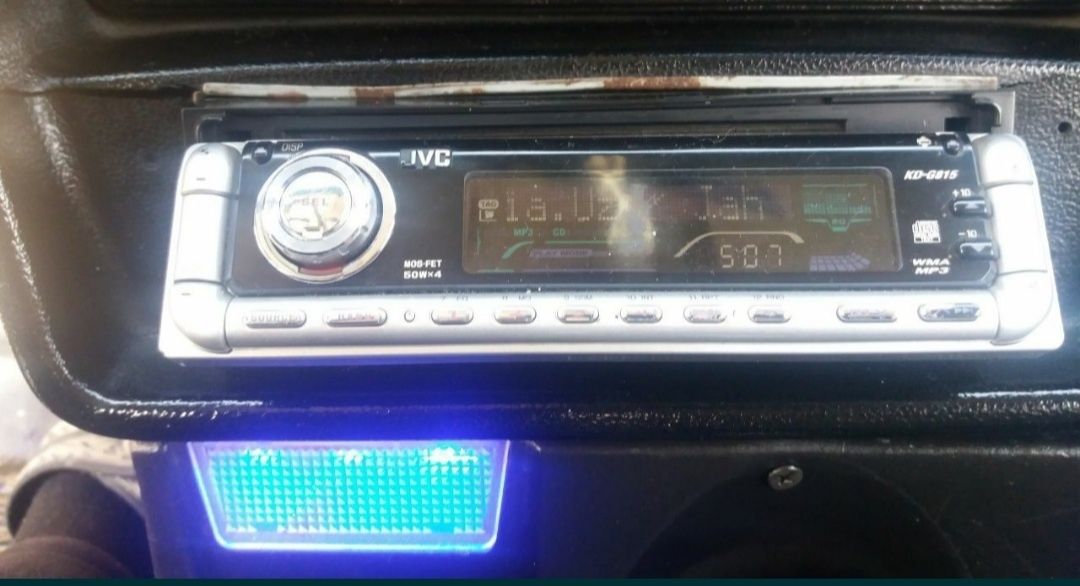 Срочно магнитола JVC KD-G 815