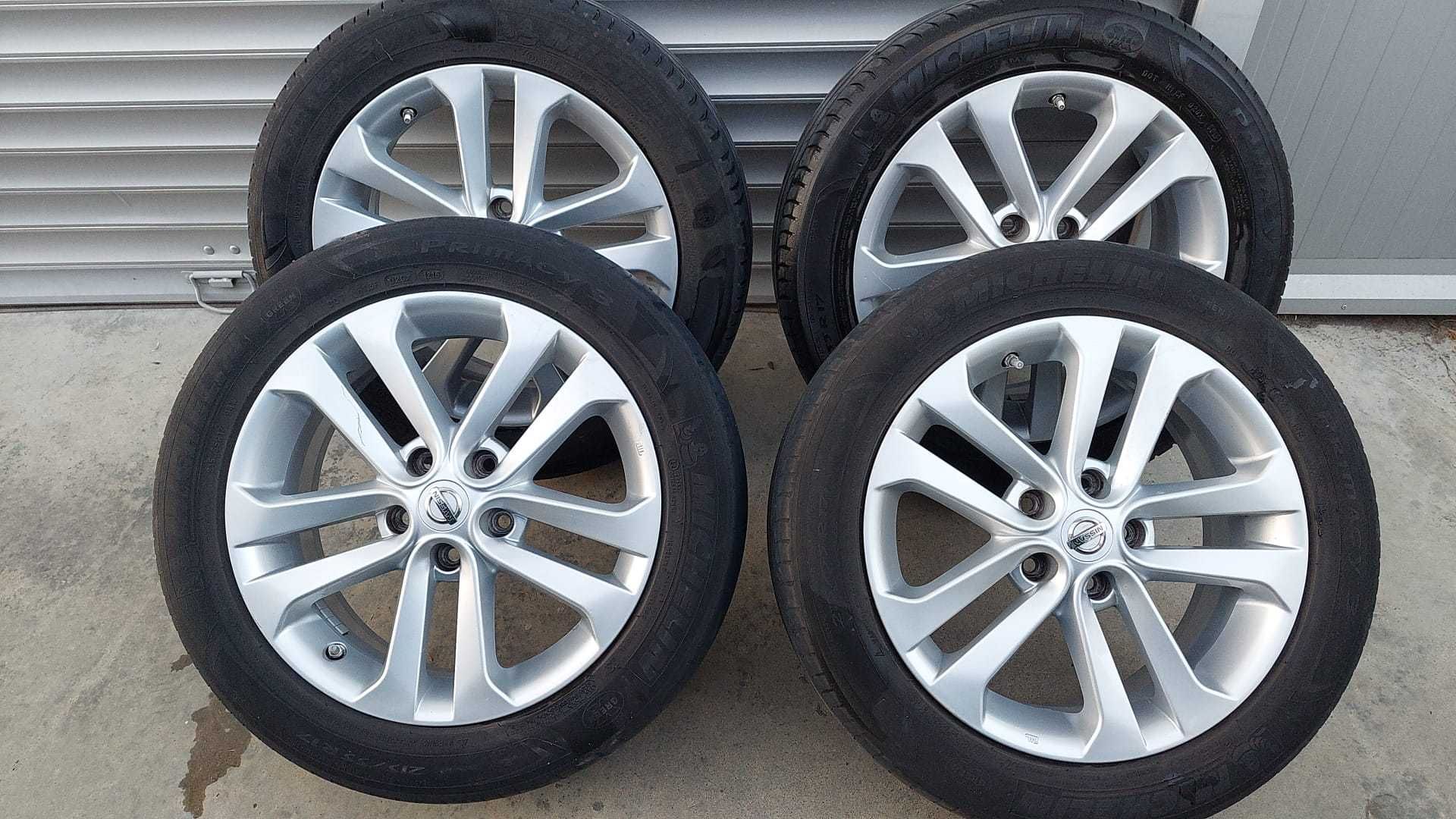 215/55R17 Гуми с джанти Нисан Nissan