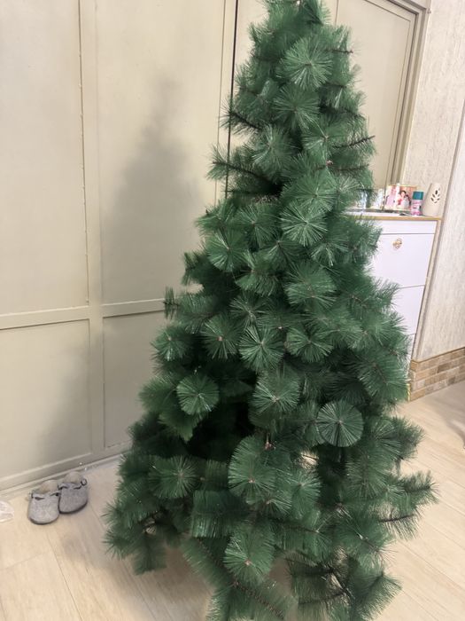 Продаётся Елка новогодняя рост 2.10 б/у