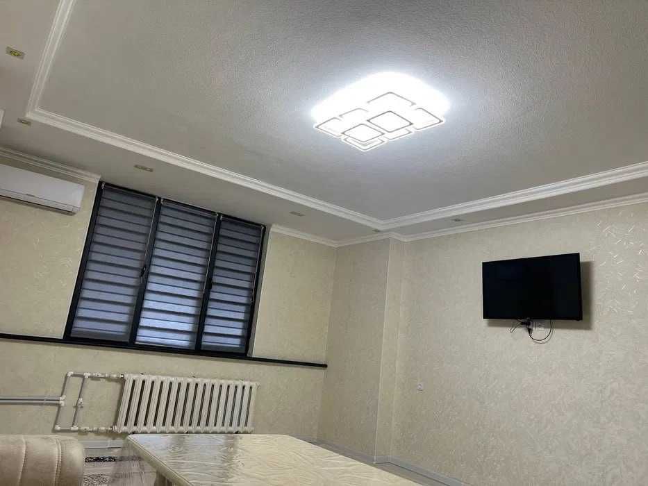 СРОЧНО Сдаётся кв ул Ахмад Дониш 3/3/5 Юнусабад-12 кв 240*