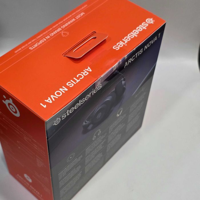 Hope Amanet P8 - Casti SteelSeries Arctic Nova 1 Sigilate