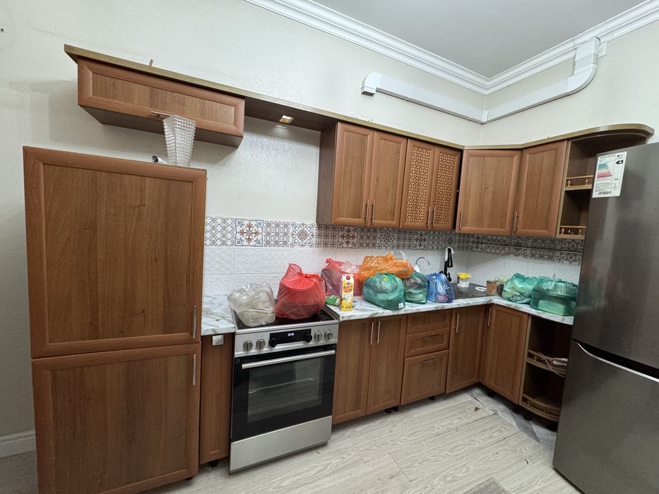 Продам кухонный шкаф в связи с переездом