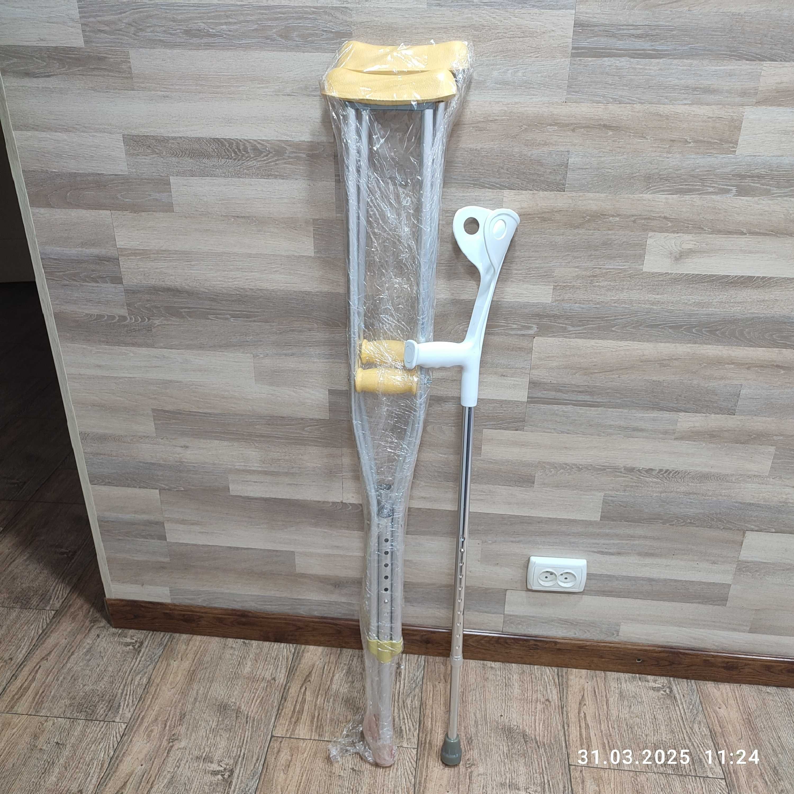 Продаются костыли и клюшка с локтевой поддержкой