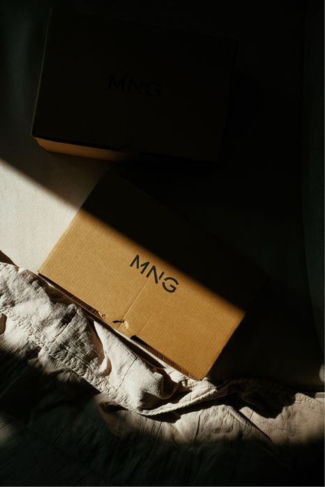 черни кадифени обувки MANGO (нови)