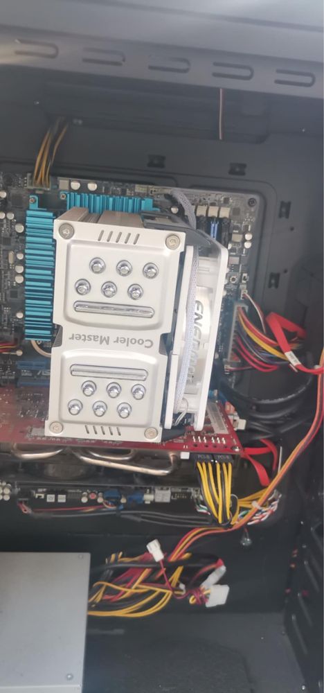 Геймърски компютър ASUS