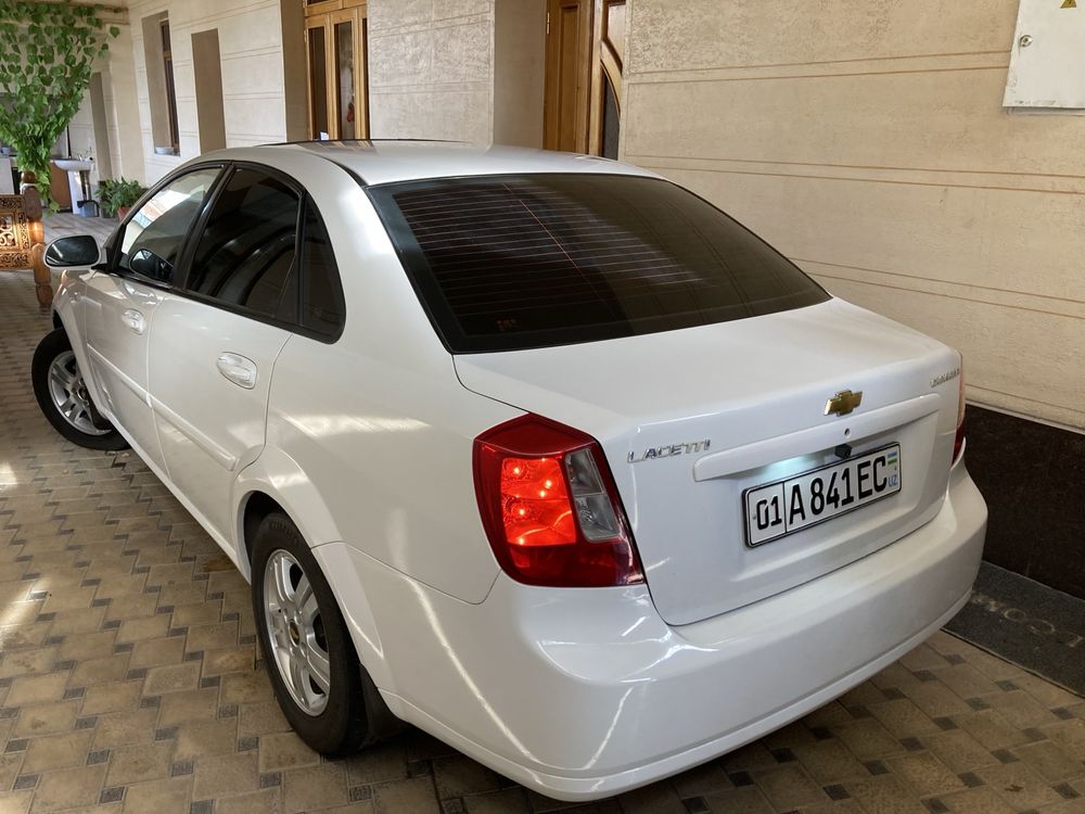 Lacetti 1.8 2011