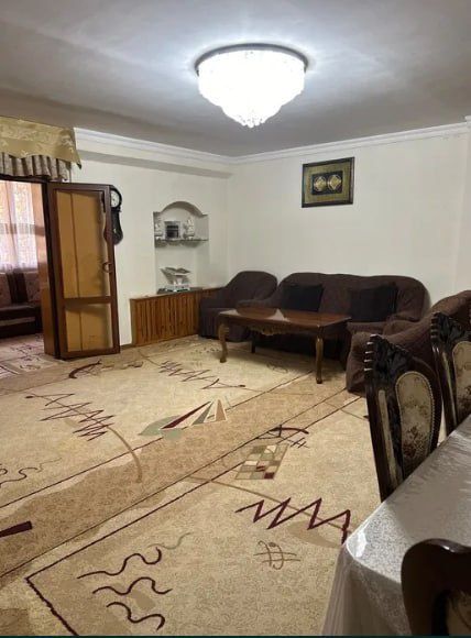 Квартира на Космонавт 4/3/4 общ пл 98м ,2 балкона