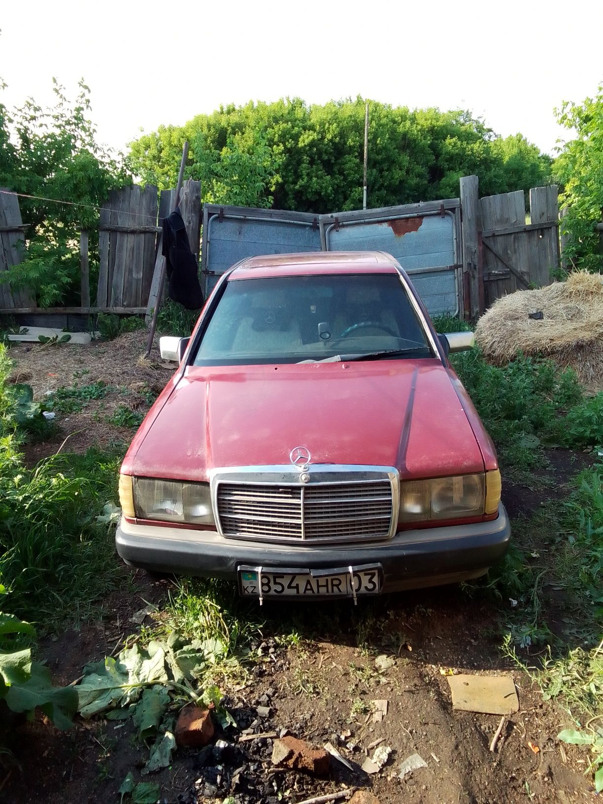 Срочно продам Мерседес 190Е