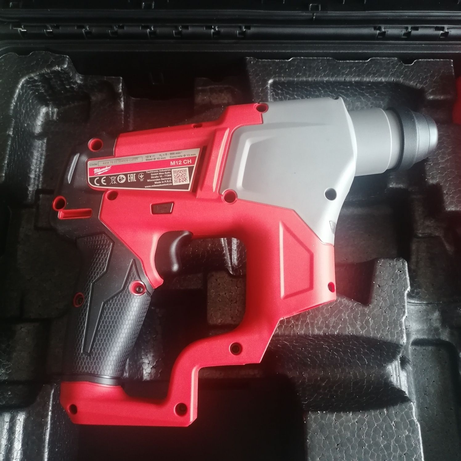 Перфоратор Milwaukee M12CH-0 НОВ+куфар и зарядно