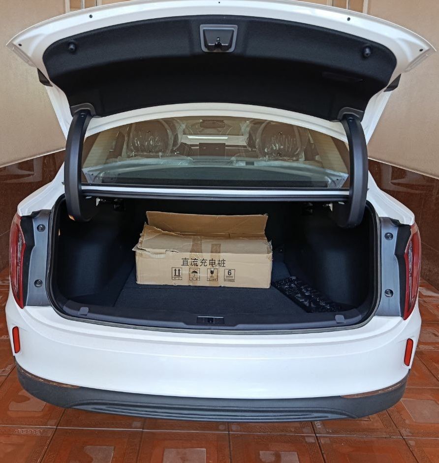 Hongqi EQM-5EV Hongqi HS5