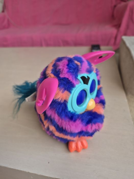 Furby говореща играчка