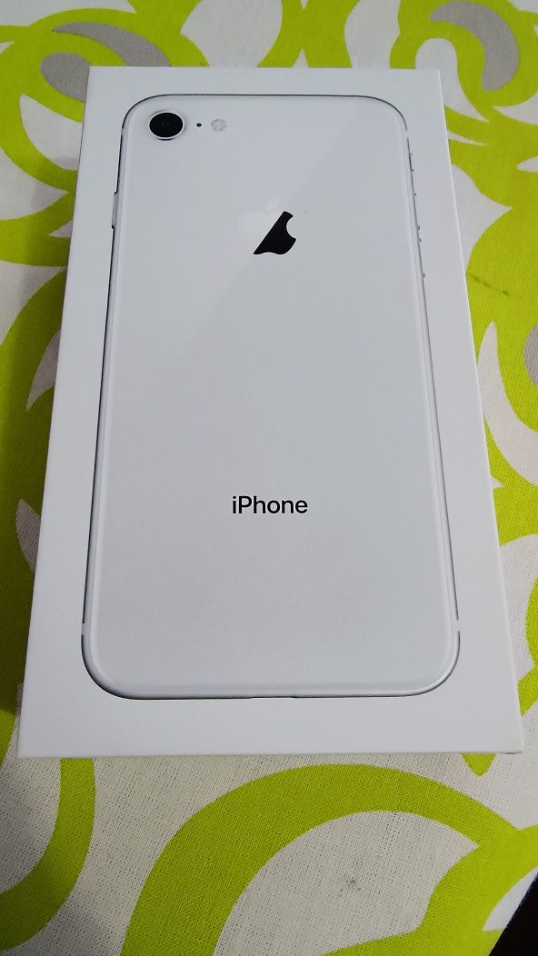 IPHONE 8 /64GB/ в добро състояние