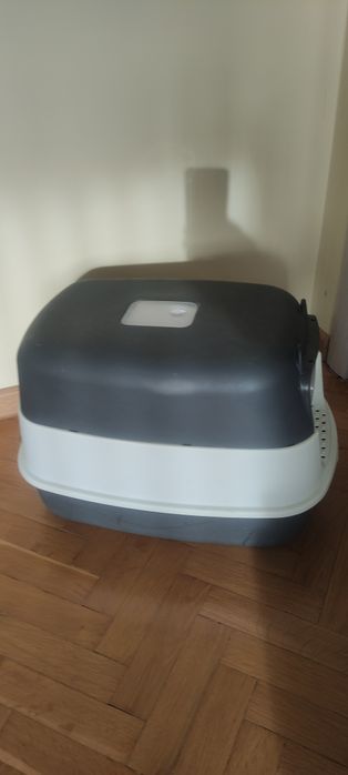 Продавам котешка къща и тоалетна