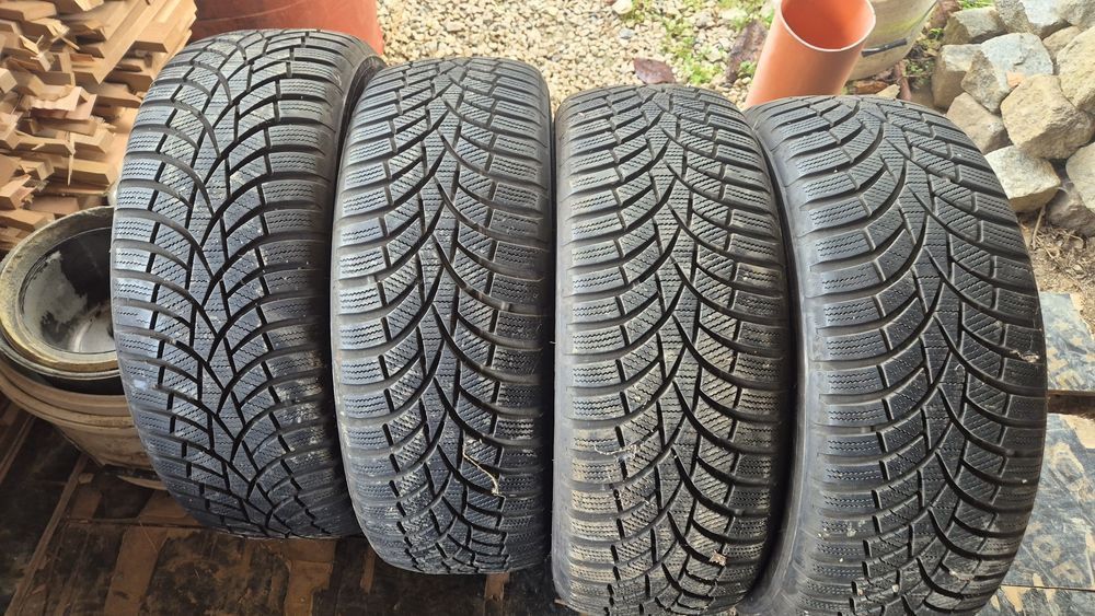 Пръдавам зимни   гуми Тойо  205 60 16
