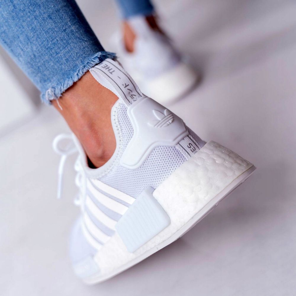Adidas NMD_R1 - ОРИГИНАЛНИ дамски маратонки 38,5/40