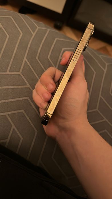 vand iphone 13 pro gold