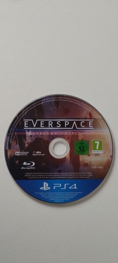Vand 2 jocuri ps4 fara carcasa