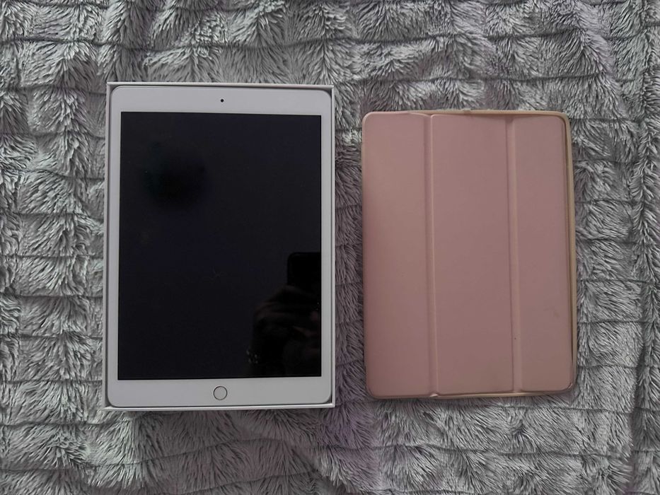 iPad 7-мо поколение 128 GB Wi-Fi – като нов, почти не е използван