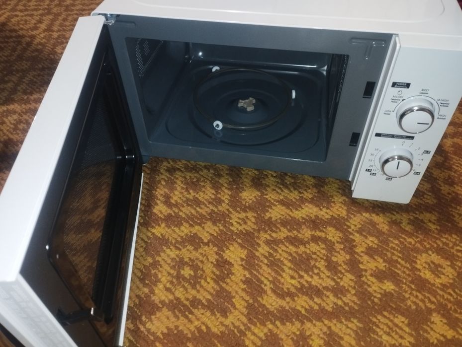 Продам новую микроволновую печь