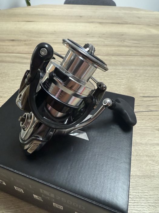 Mulineta Daiwa Exist 18 2500DP LT