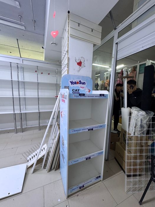 Витрины продам срочно!!!