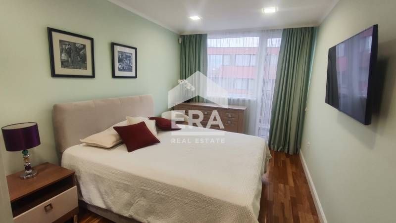 ЕКСКЛУЗИВНО! Двустаен обзаведен апартамент под наем, над хипермаркет Б