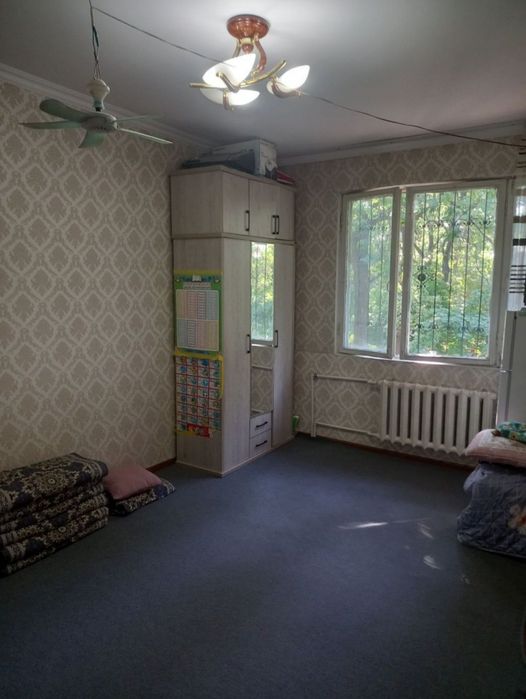 1/4/4чиланзар 2 продаётся квартира