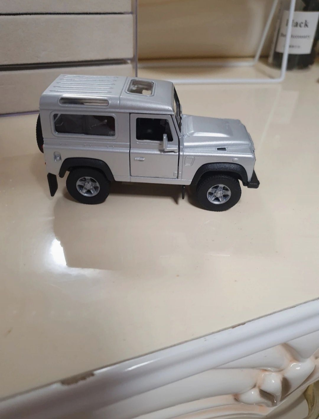 Mașinuța Land Rover