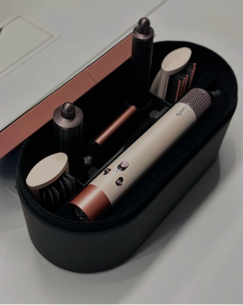 Dyson продаеться срочно