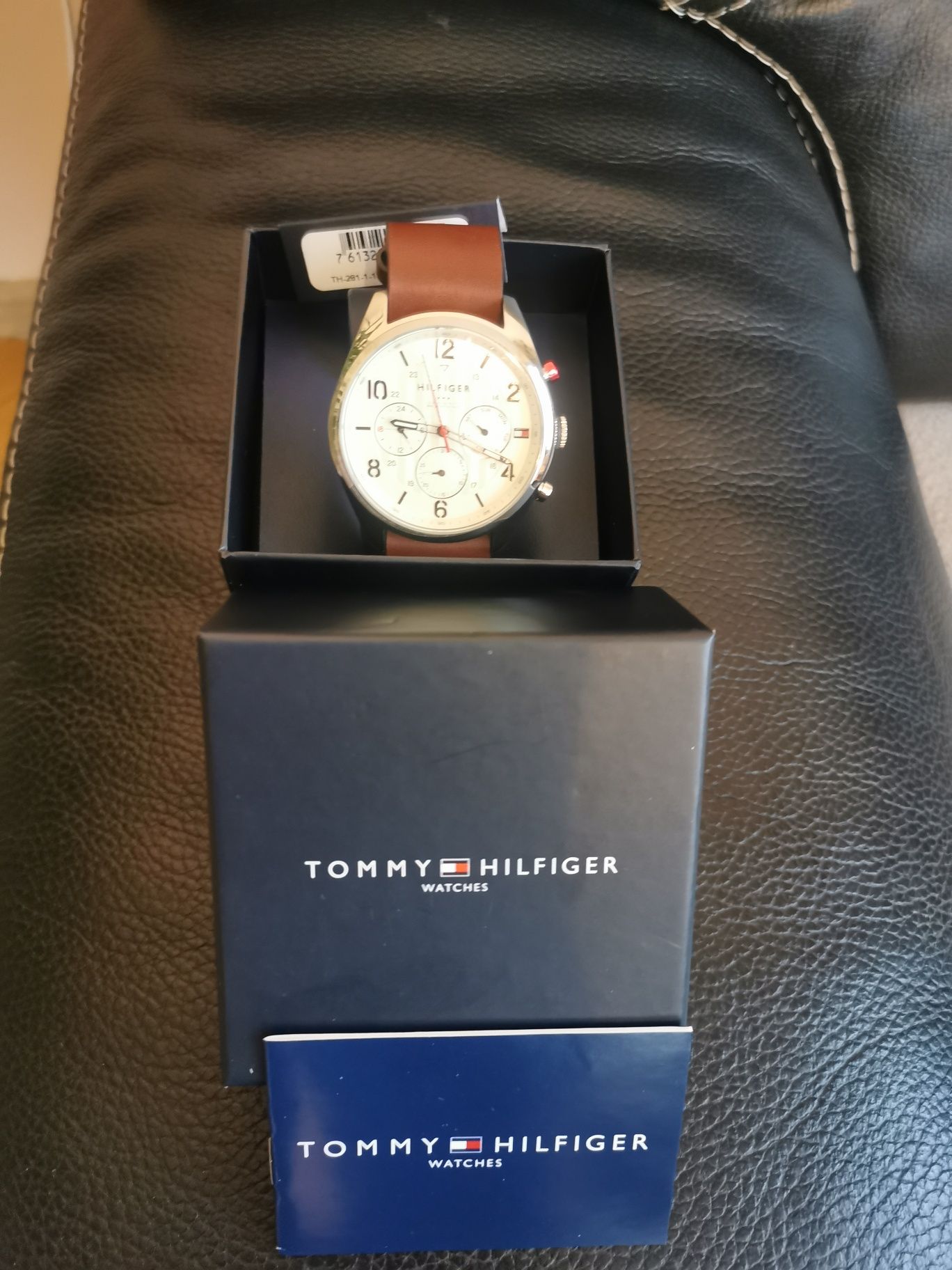 ТОП ЦЕНА!НОВО!Спортно-елегантен мъжки часовник TOMMY HILFIGER Corbin