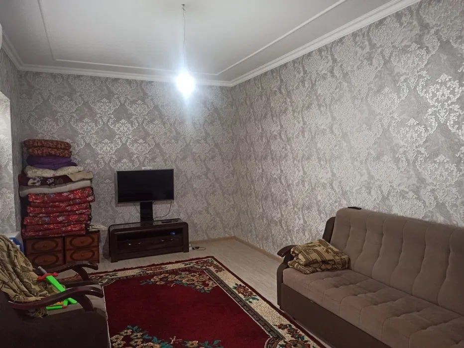 Срочно продается хороший дом с 6 комнотом в Хасанбой 1,5 сотки 120000$