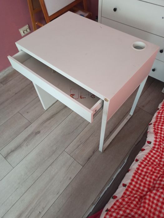 Детско бюро от Икеа