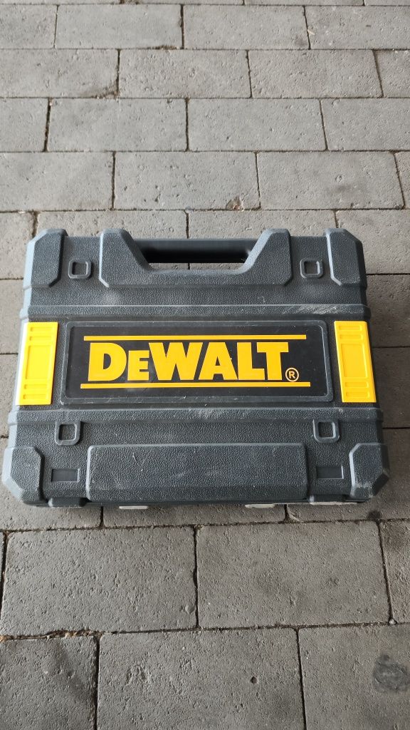 DeWalt акумулаторен гайковерт