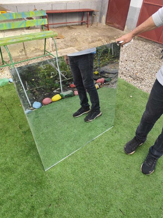 Oglinda de 1 metru, 4-5mm grosime.