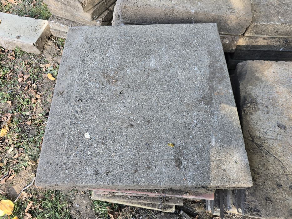 Dale, placi de trotuar 50x50x7 cm – solide și grele – 120 bucăți dispo