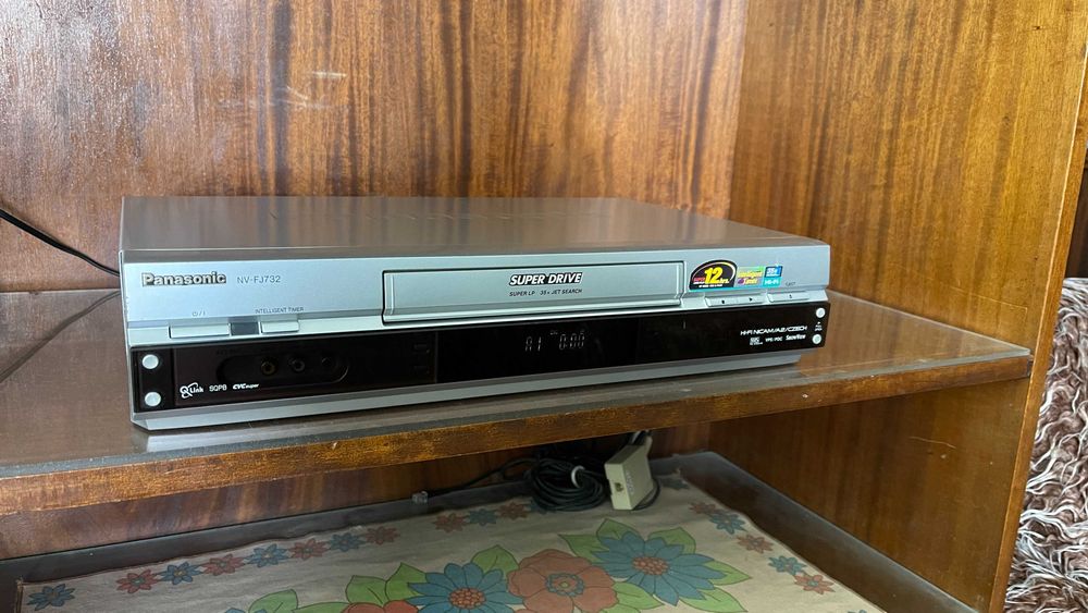 Panasonic NV-FJ732 - видеорекордер VHS