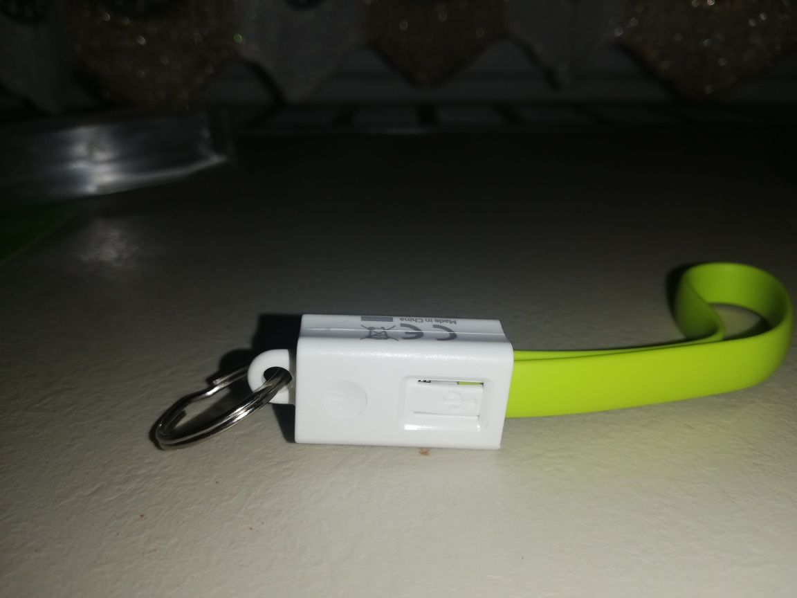 Cablu Apple cu breloc