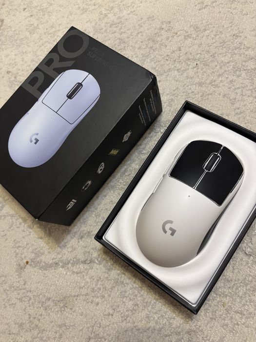 Мышь Logitech Pro X Superlight 2 белый