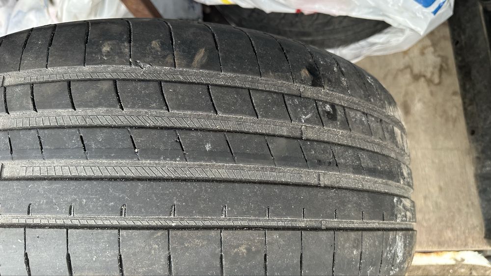 1x anvelopa  275/35/R19 / 1x anvelopa 245/40/R19